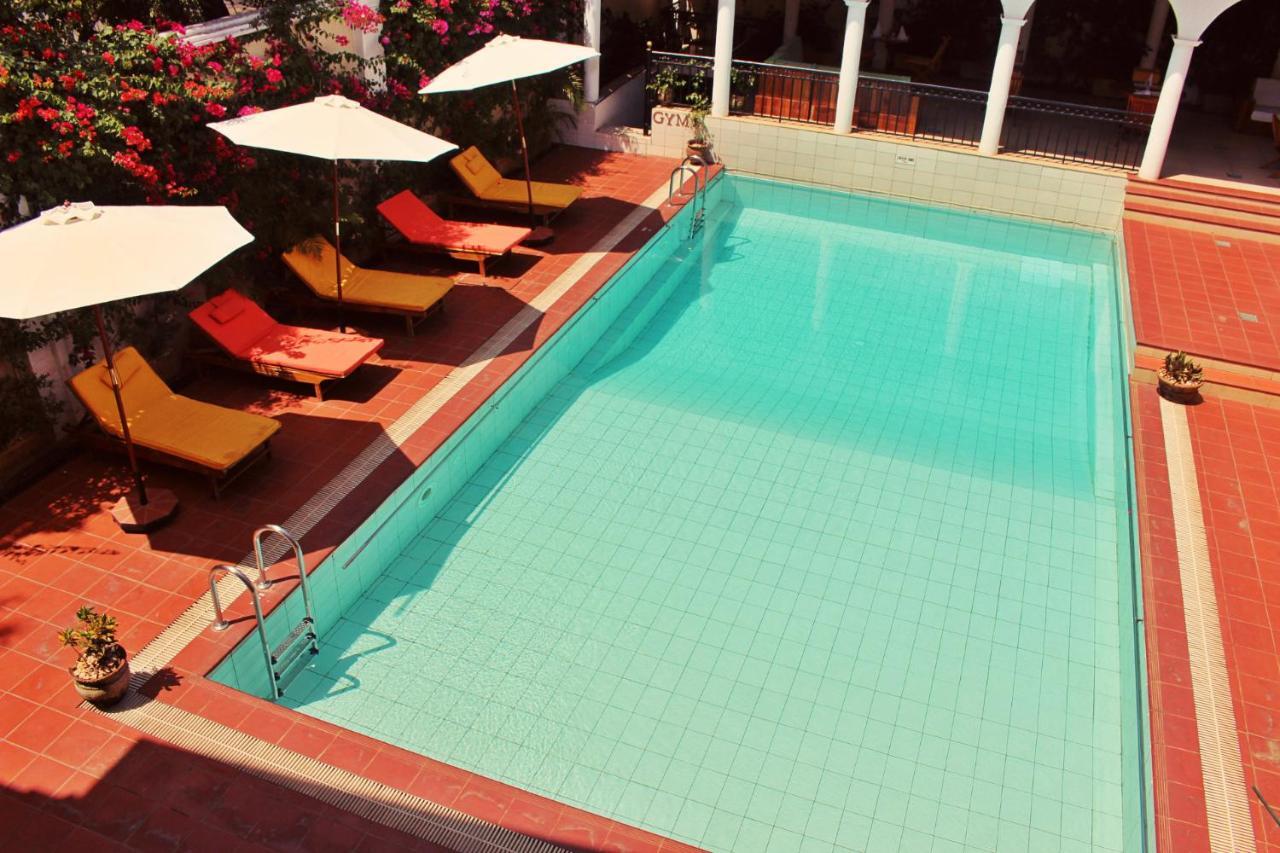 Sovereign Hotel